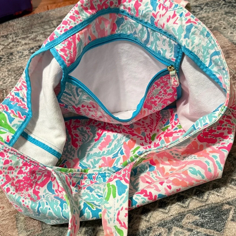 Lilly Pulitzer tote - Picture 9 of 9
